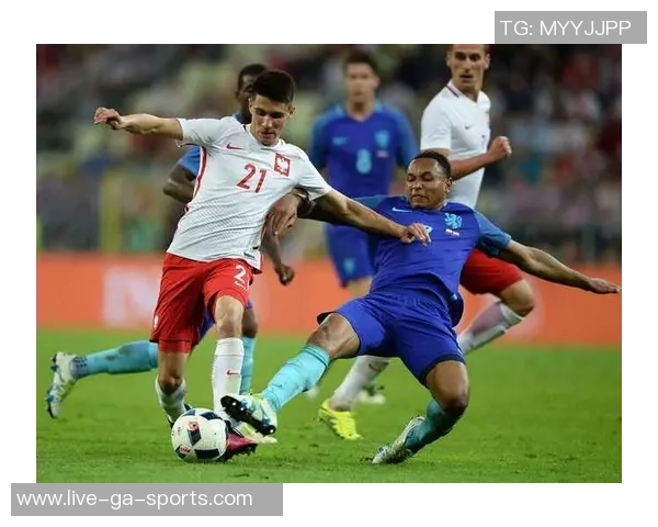 波兰球星足球的辉煌历程与未来展望：从传奇到新星的崛起之路