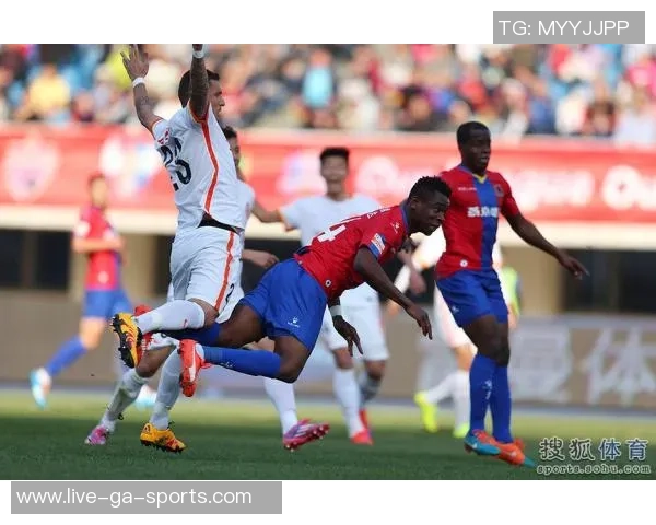 精彩绝伦的足球对决最近一场比赛回顾与精彩瞬间分析