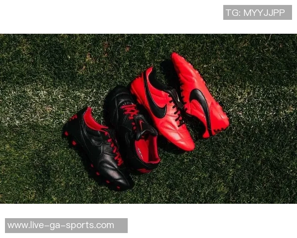 红色耐克足球鞋的魅力与性能解析让你在球场上尽显风采 红色耐克足球鞋的魅力与性能解析让你在球场上尽显风采